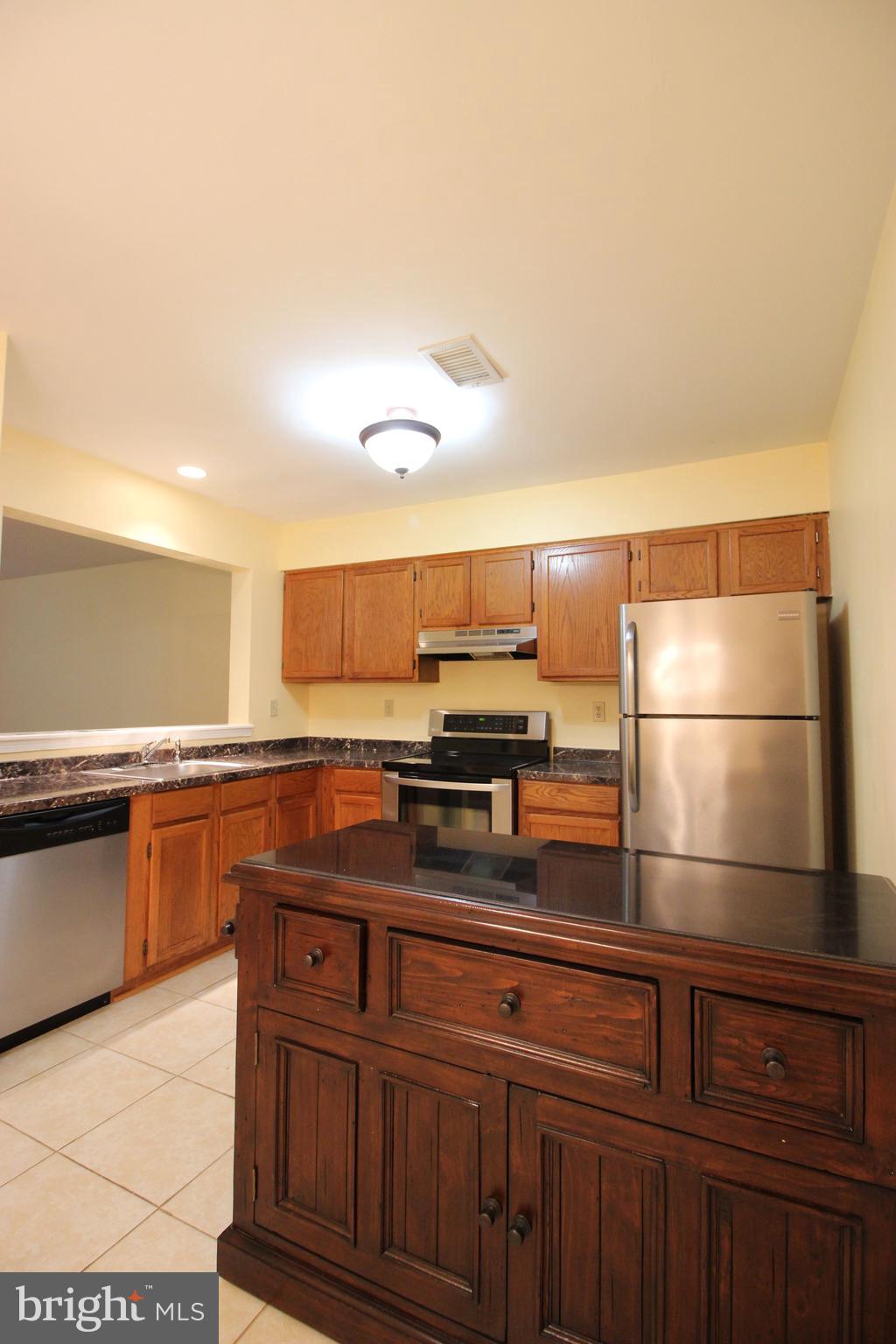 WILLOW COVE MANORS - Residential Lease