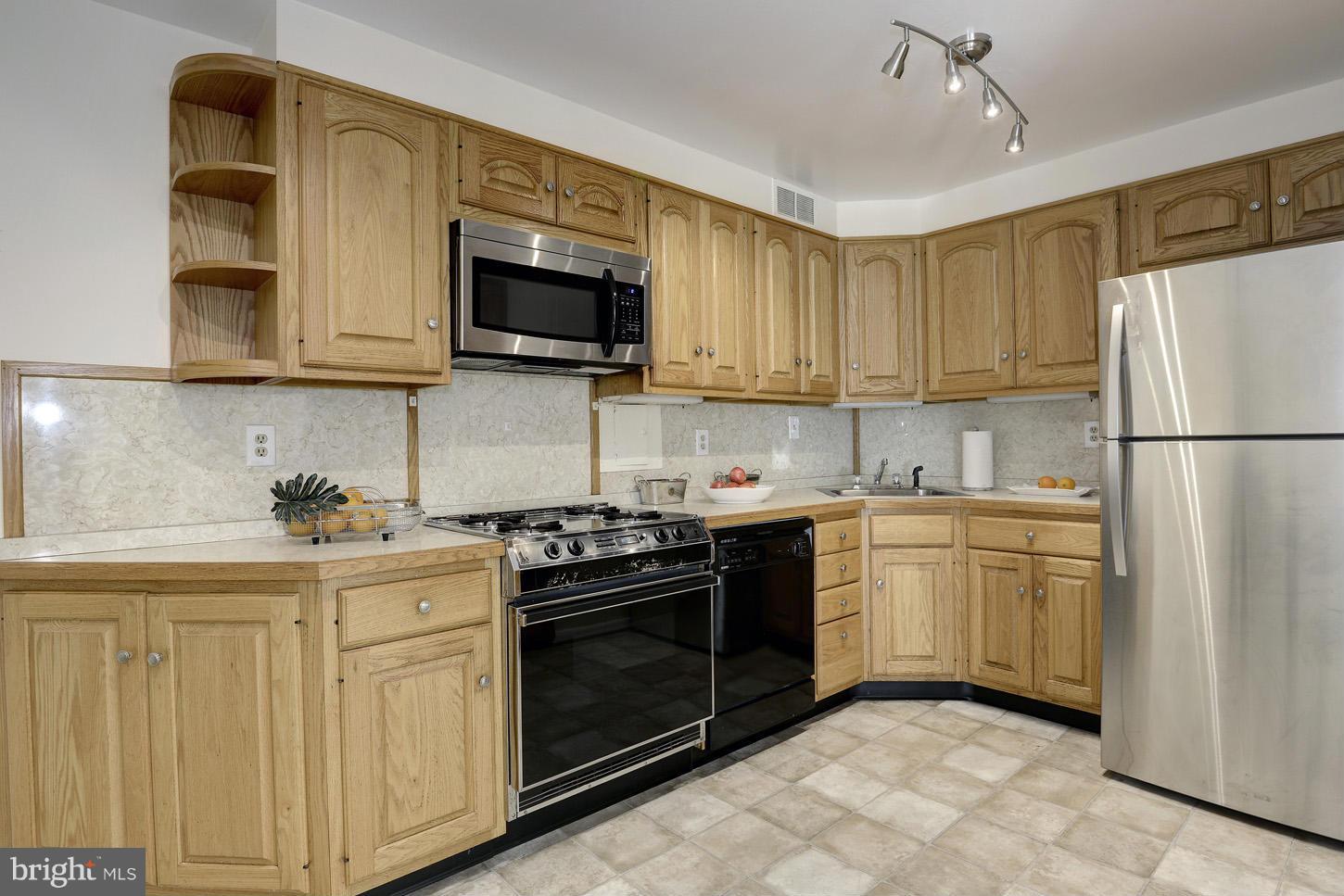 4720 CHEVY CHASE DR - Residential