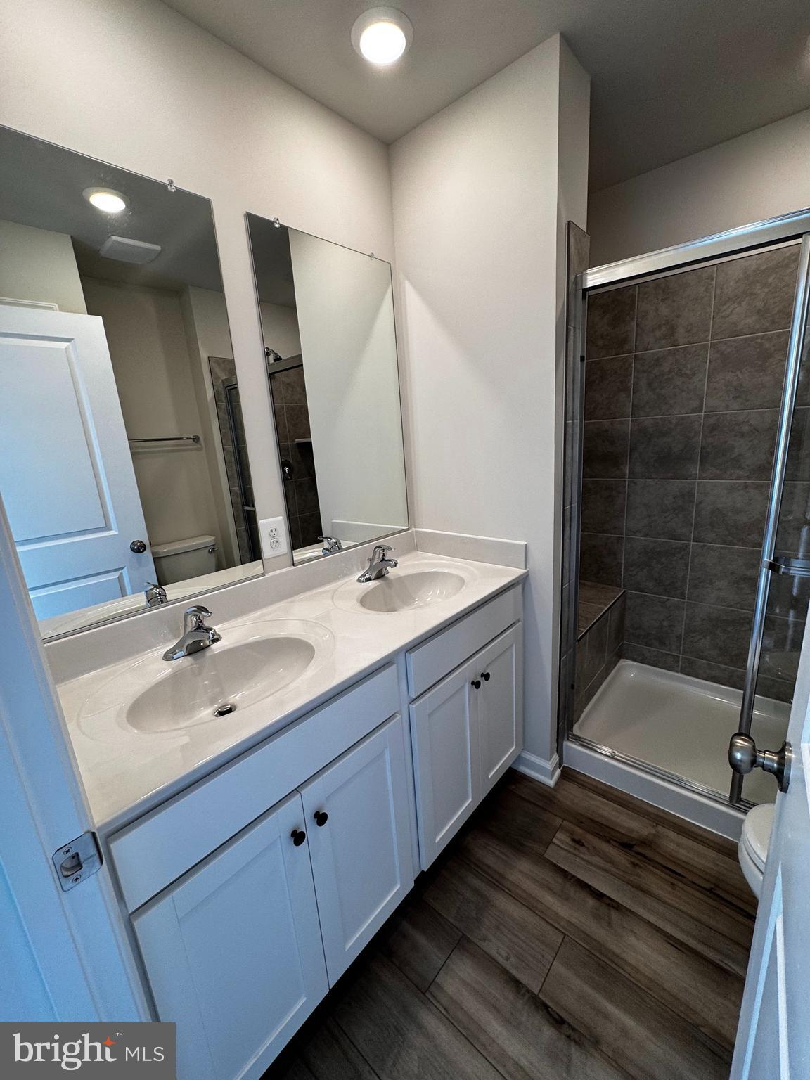 RED CLOVER MEADOWS - Residential Lease