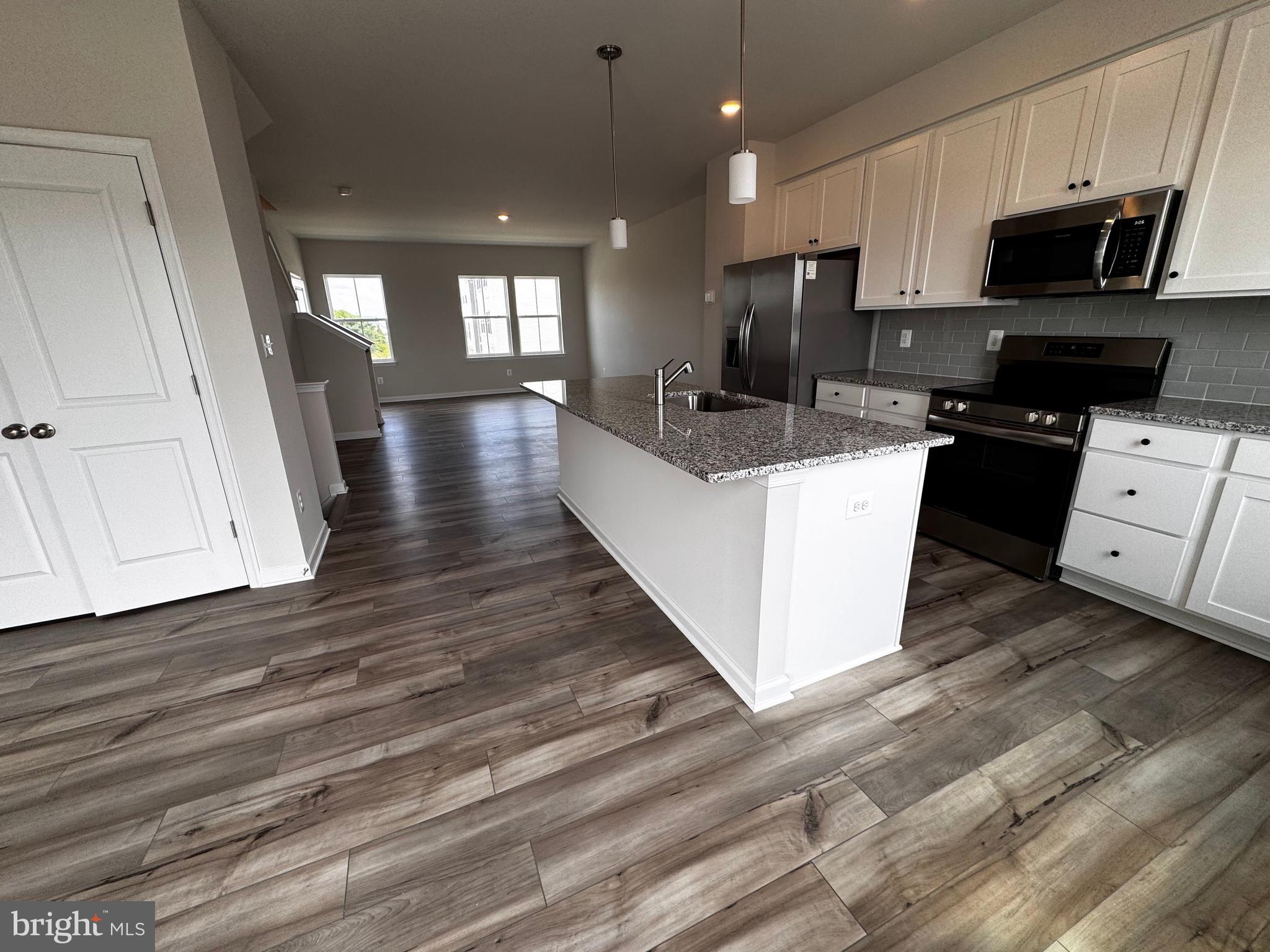 RED CLOVER MEADOWS - Residential Lease