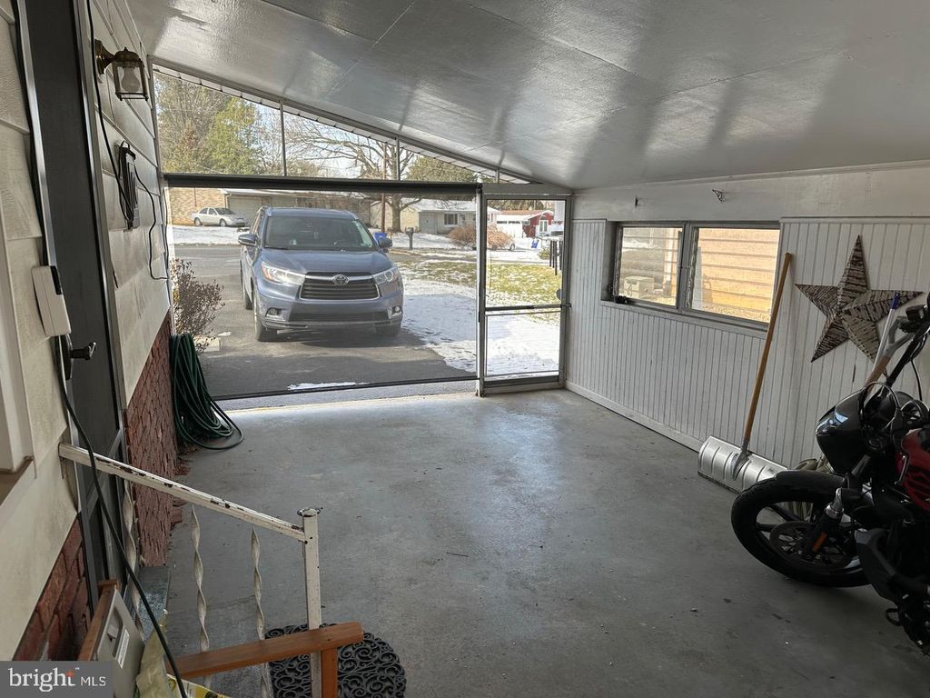 Photo of 2005 Sandalwood Court, YORK, PA 17404 (MLS # PAYK2096634)