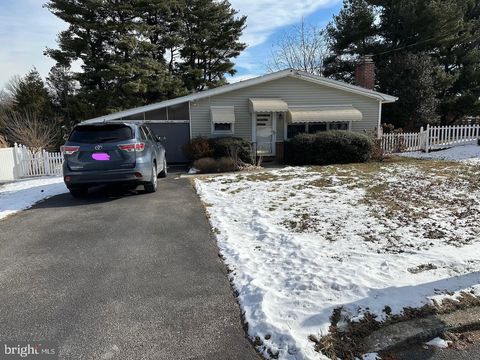 2005 SANDALWOOD COURT YORK PA 17404