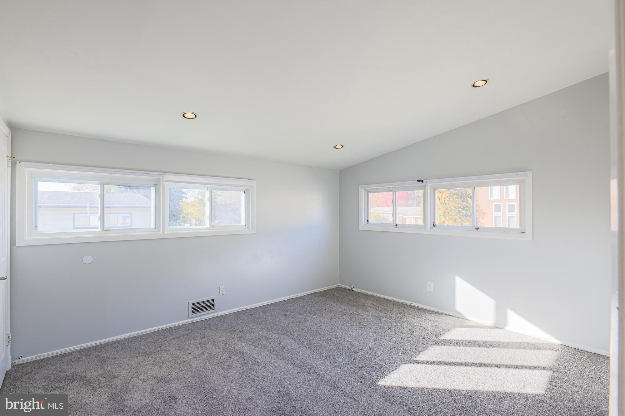 SUMMIT PARK - Residential Lease