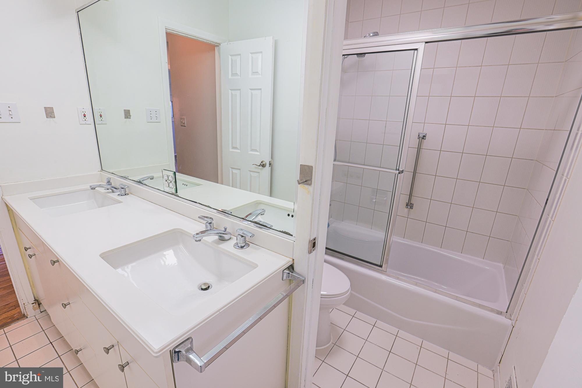 SUMMIT PARK - Residential Lease