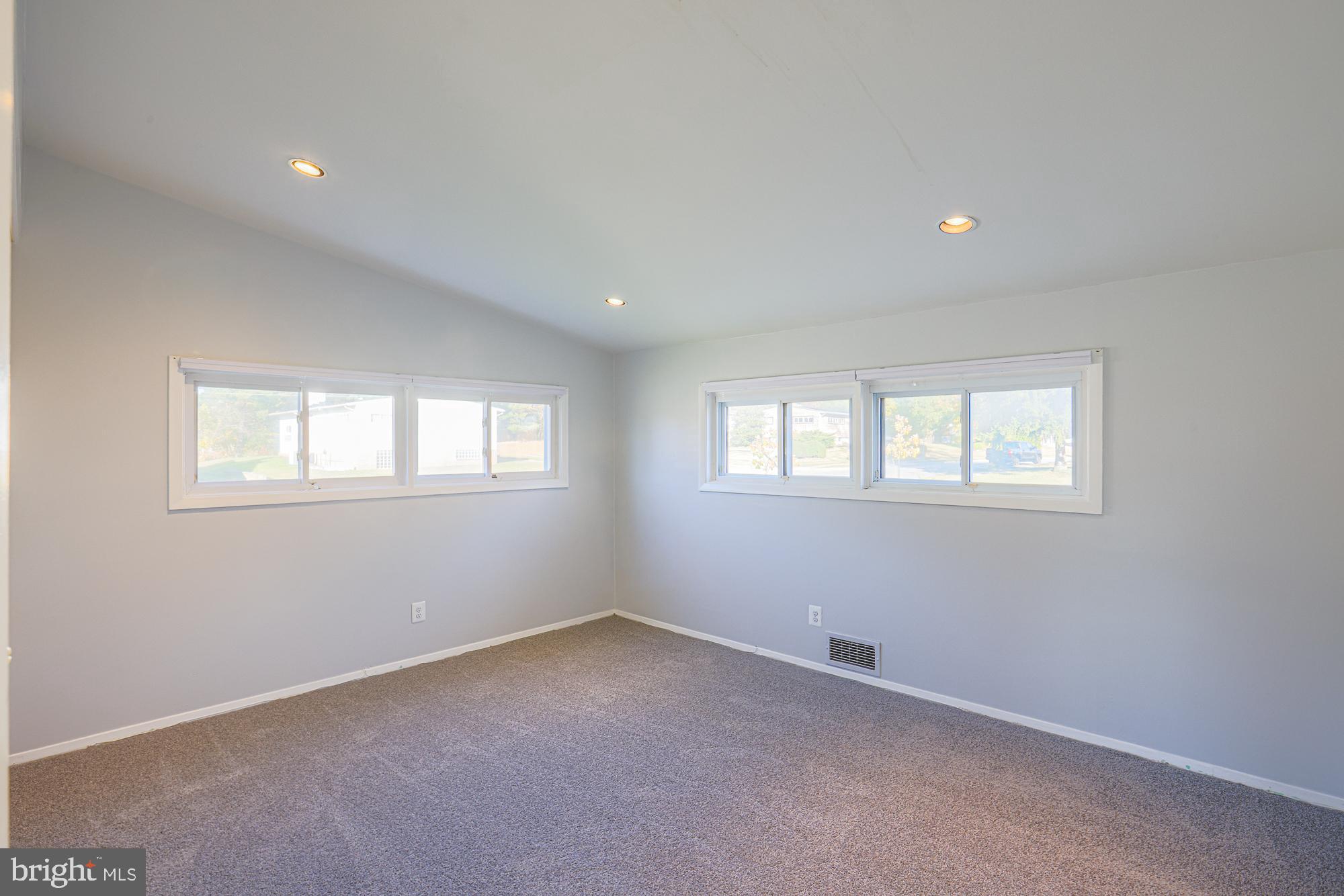 SUMMIT PARK - Residential Lease