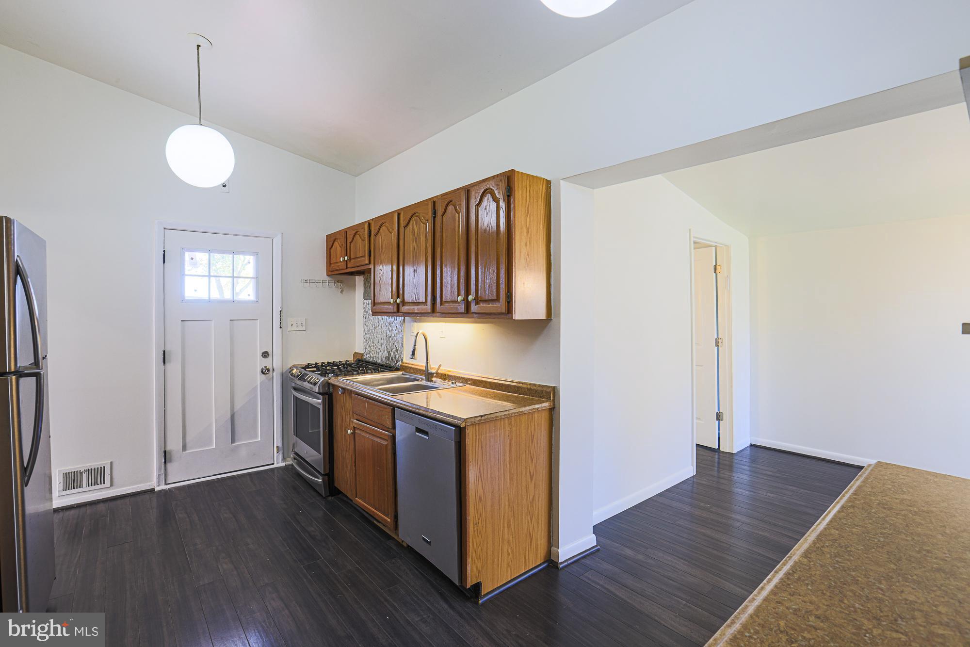 SUMMIT PARK - Residential Lease