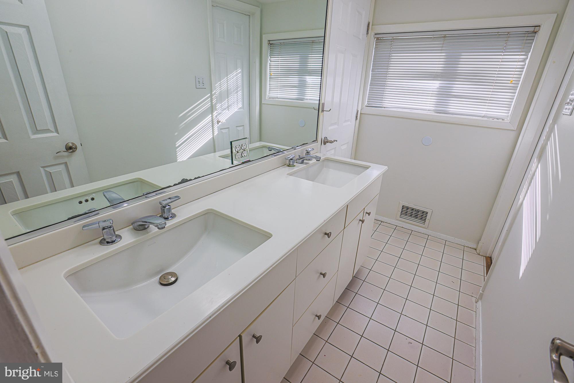 SUMMIT PARK - Residential Lease