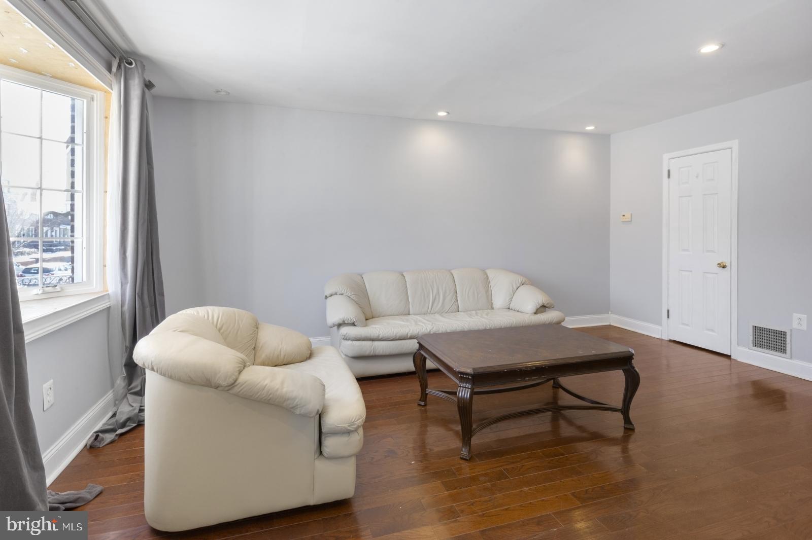 PHILADELPHIA (SOUTH) - Residential Lease