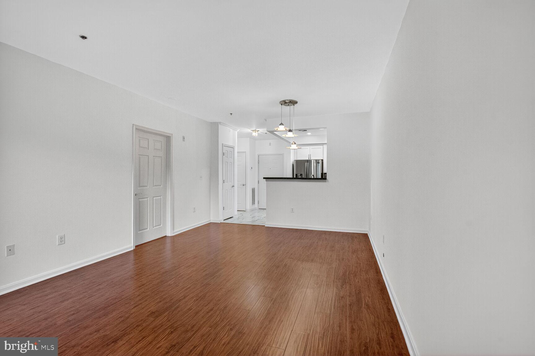 STRATFORD COURT - Residential