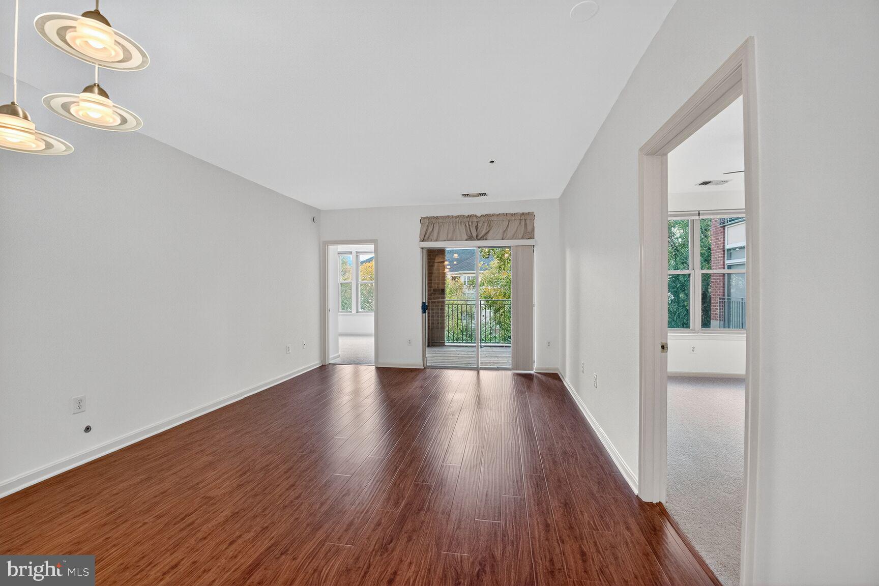 STRATFORD COURT - Residential