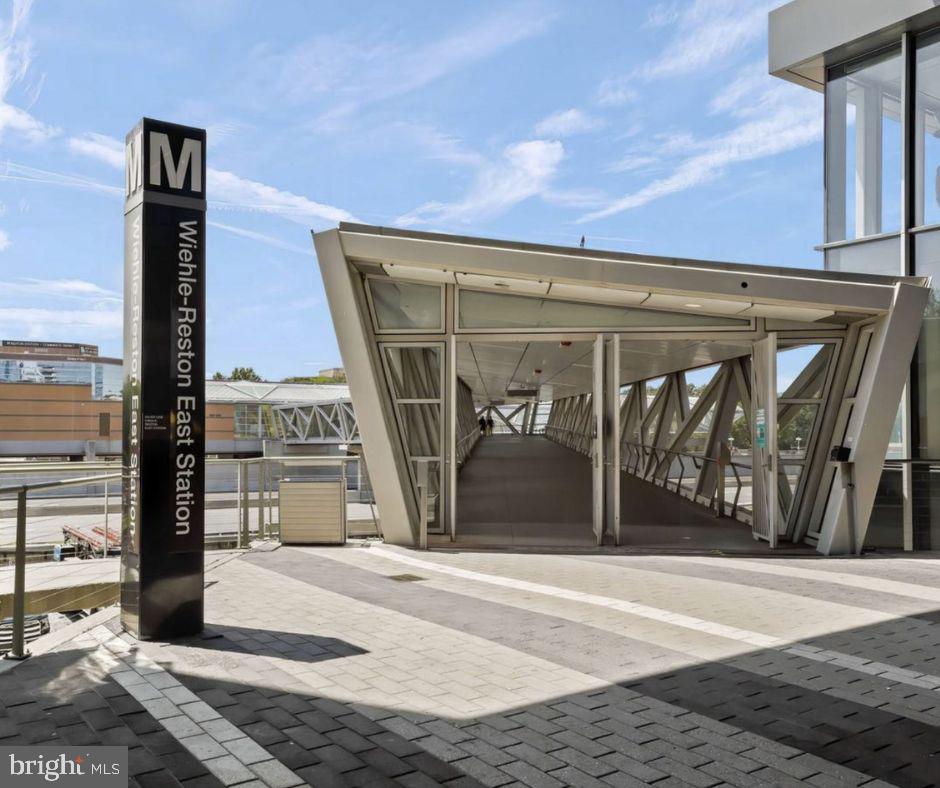 STRATFORD COURT - Residential