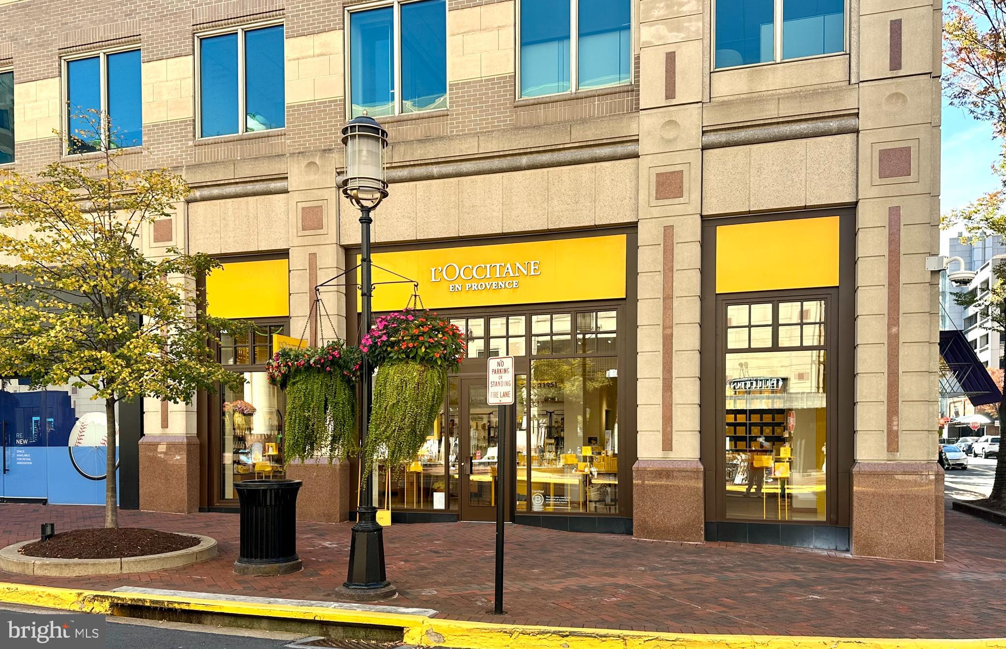 STRATFORD COURT - Residential