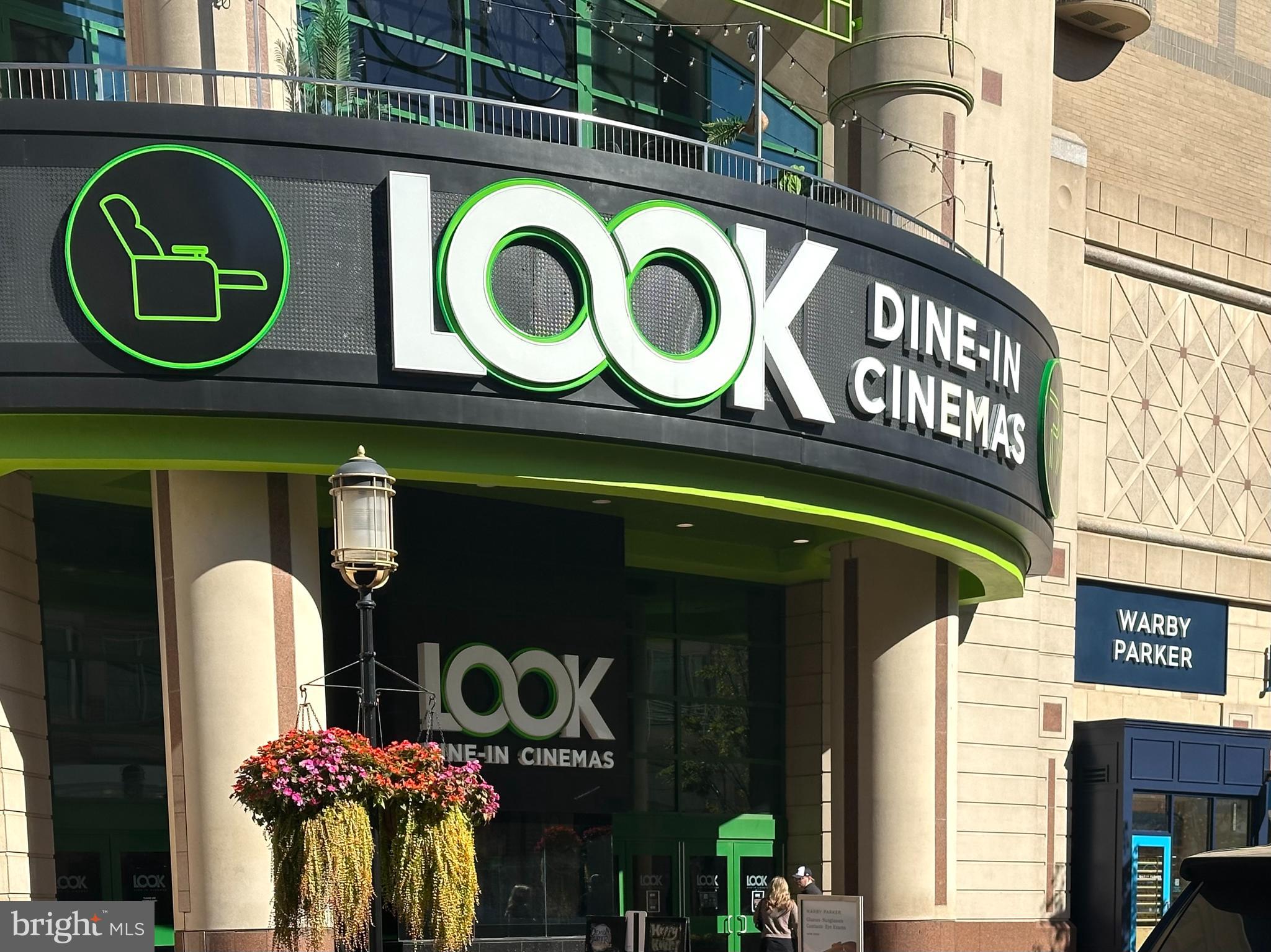 STRATFORD COURT - Residential