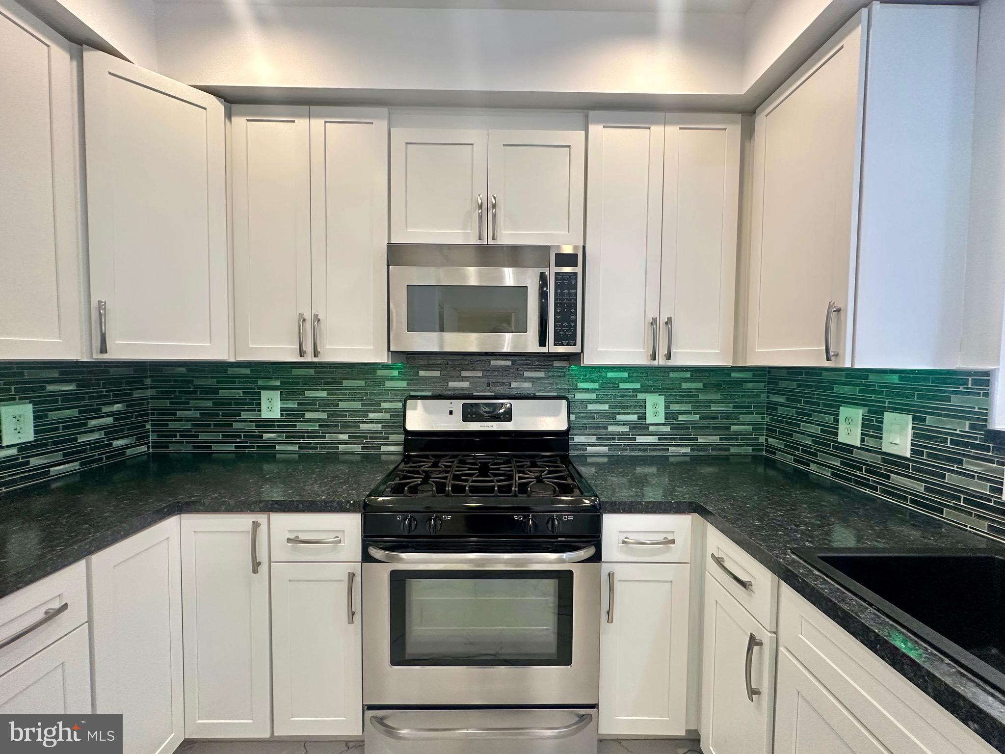 STRATFORD COURT - Residential