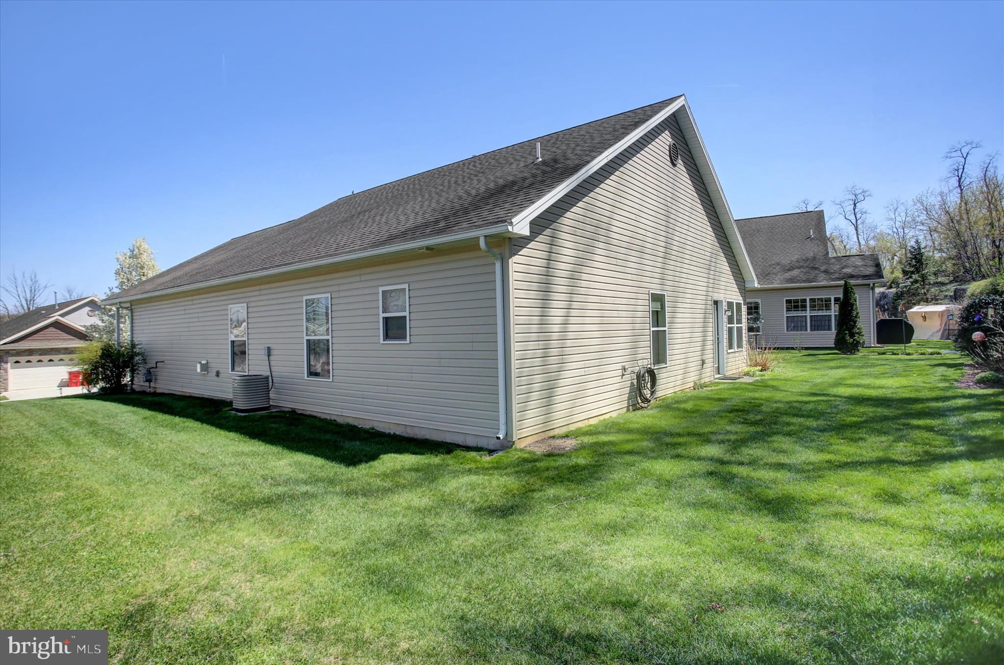 COUNTRY MANOR - Residential