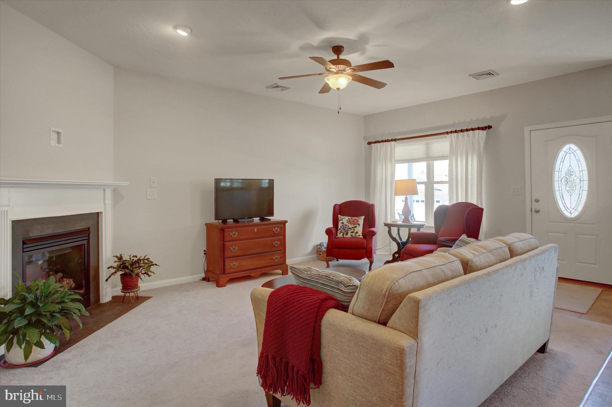 COUNTRY MANOR - Residential