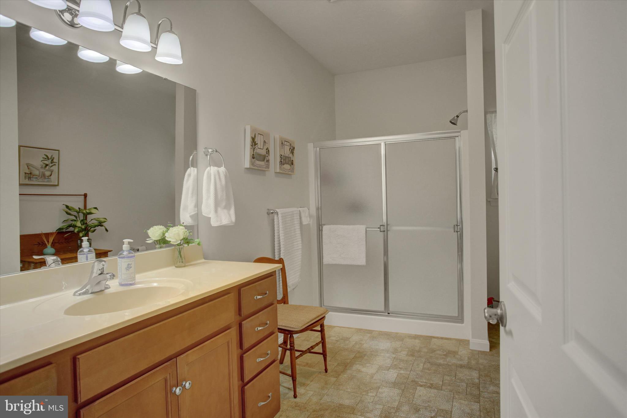 COUNTRY MANOR - Residential