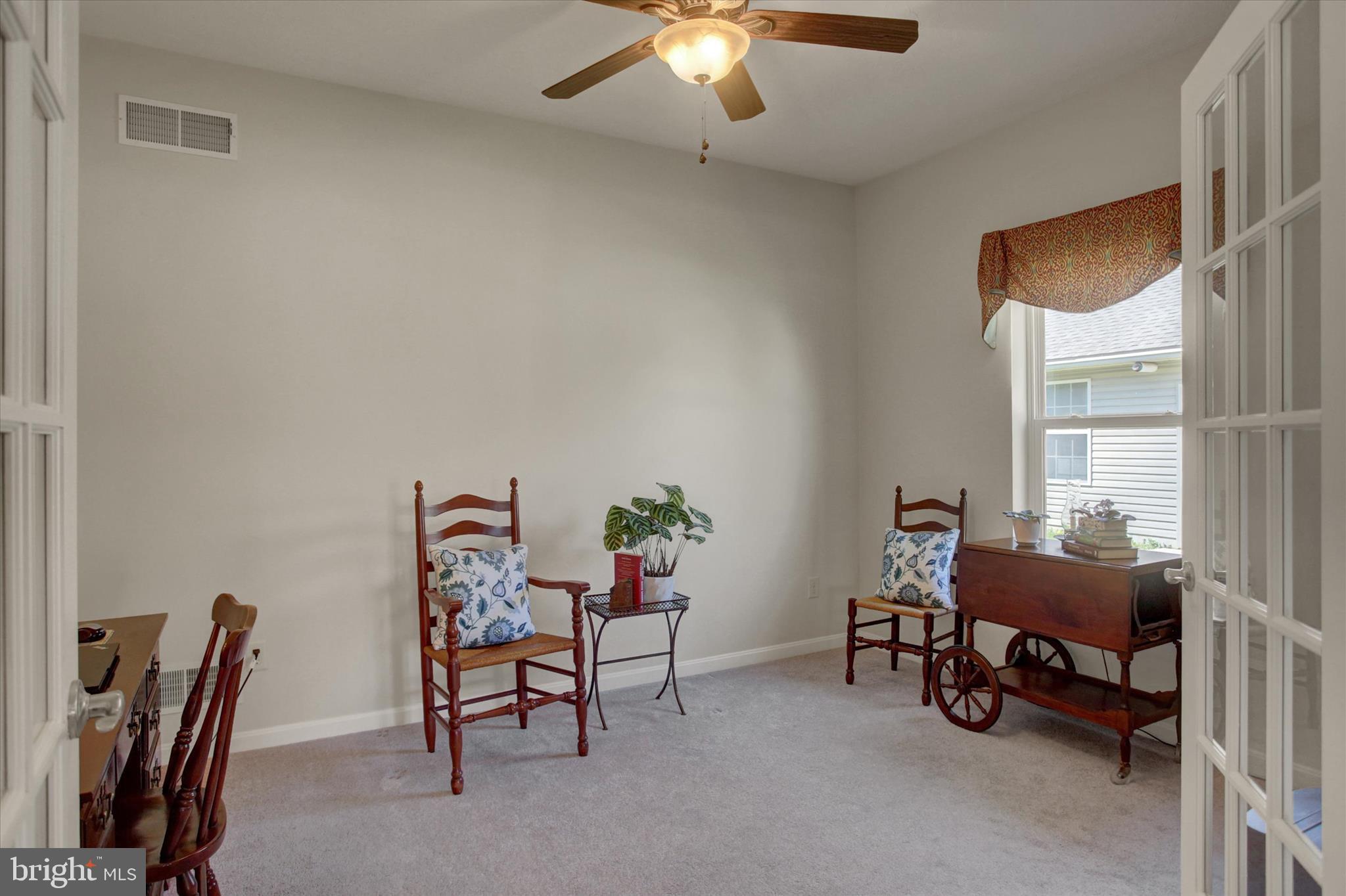 COUNTRY MANOR - Residential