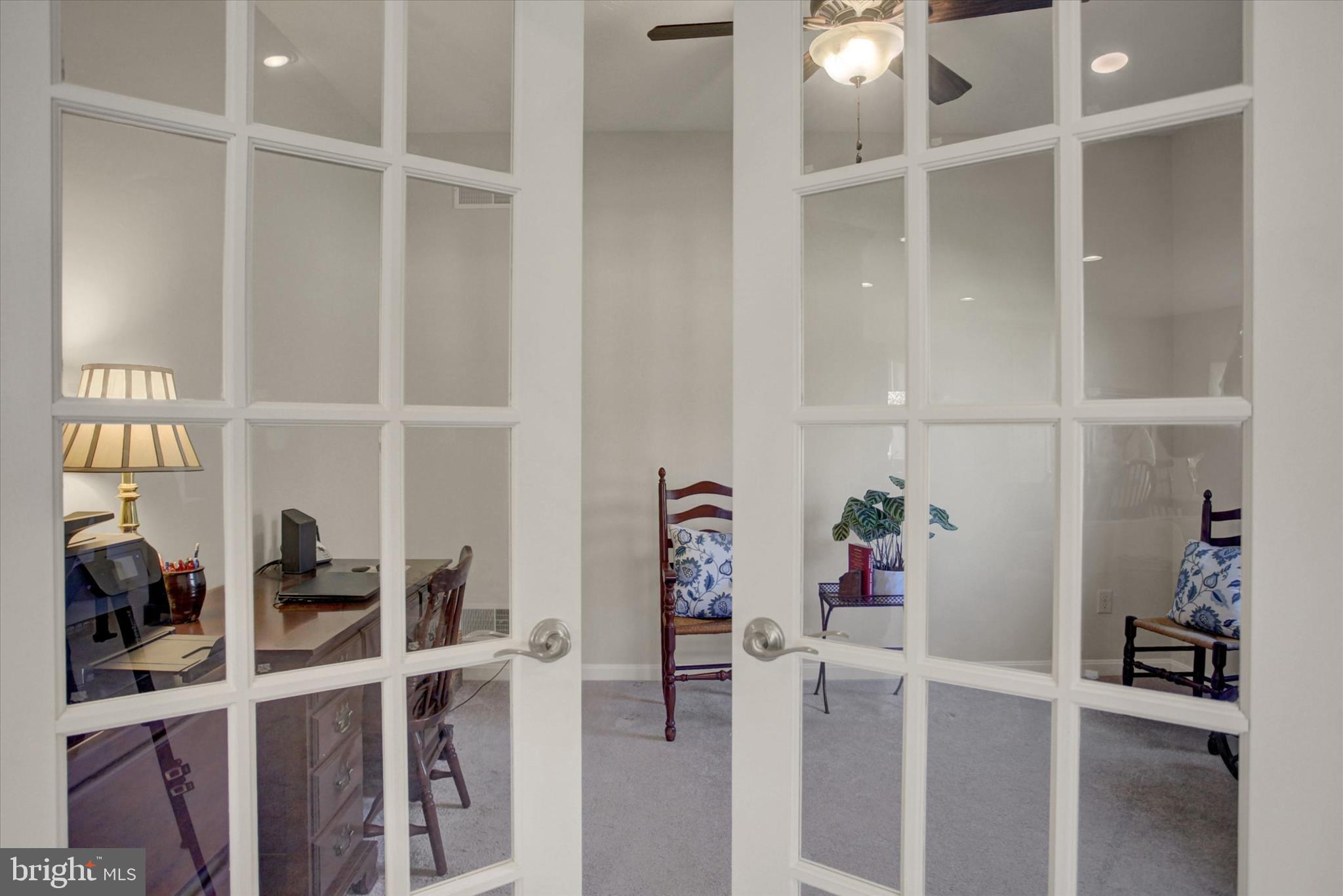 COUNTRY MANOR - Residential