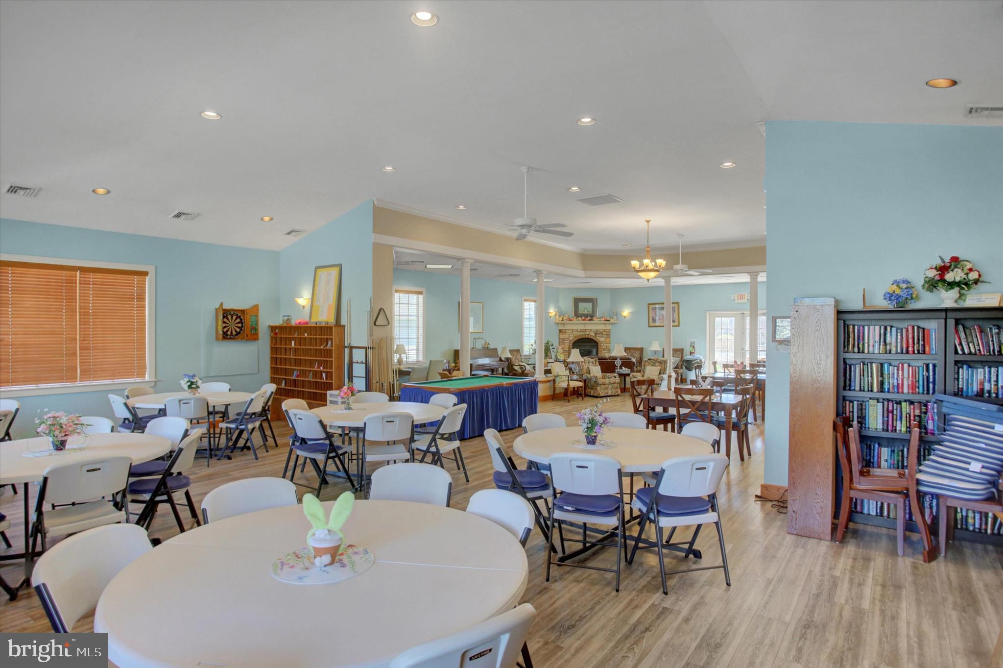 COUNTRY MANOR - Residential