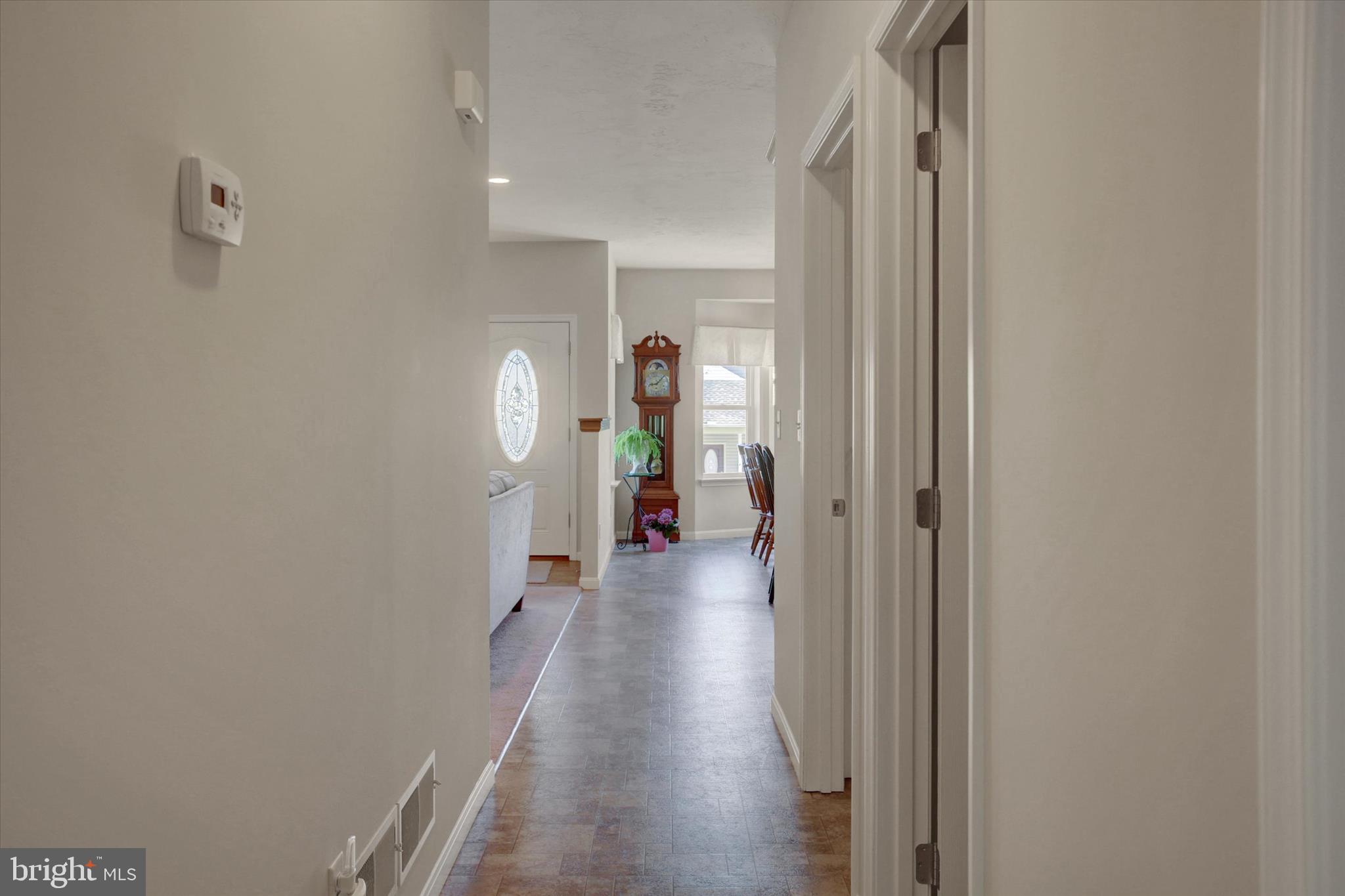 COUNTRY MANOR - Residential