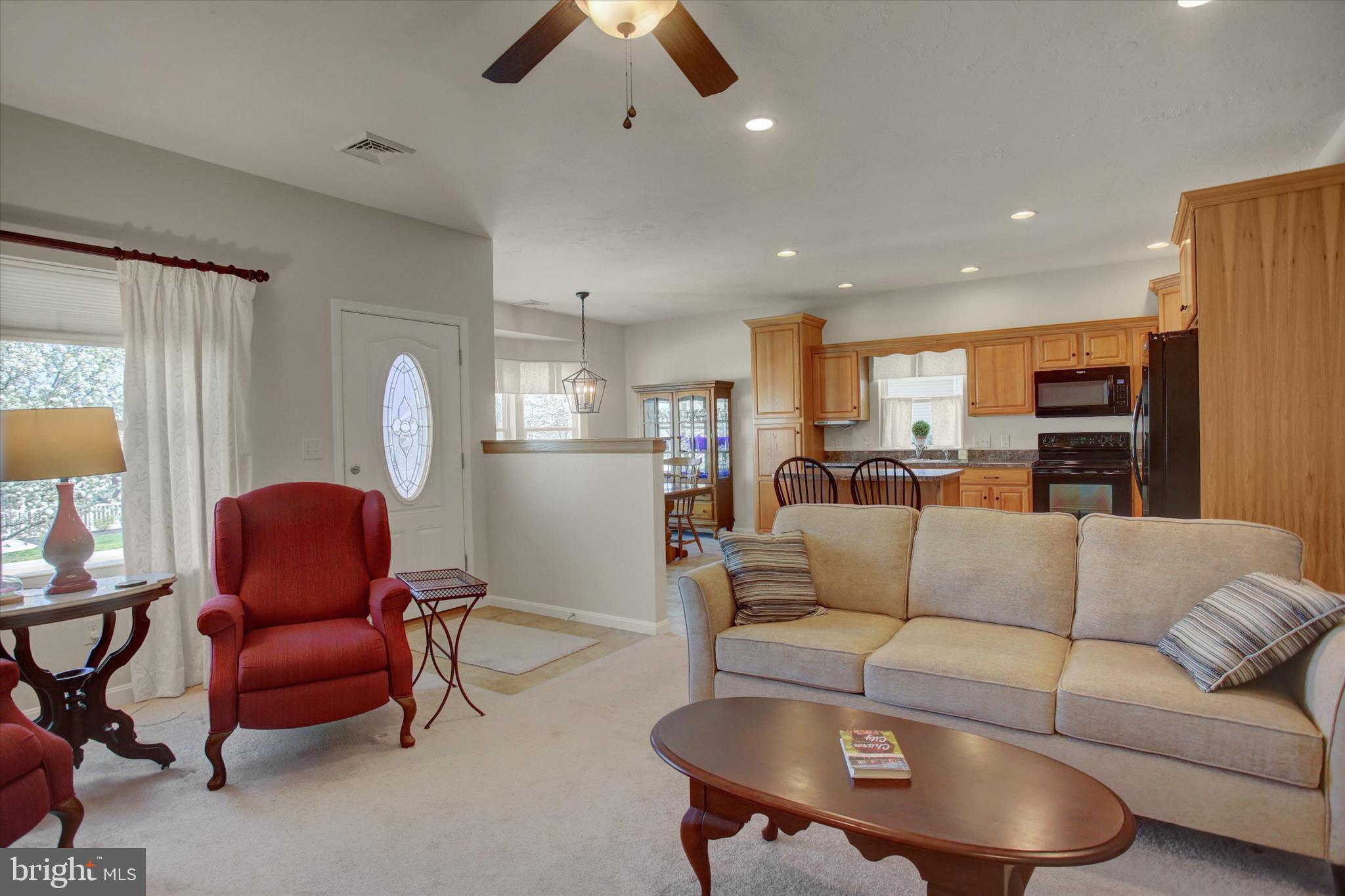 COUNTRY MANOR - Residential