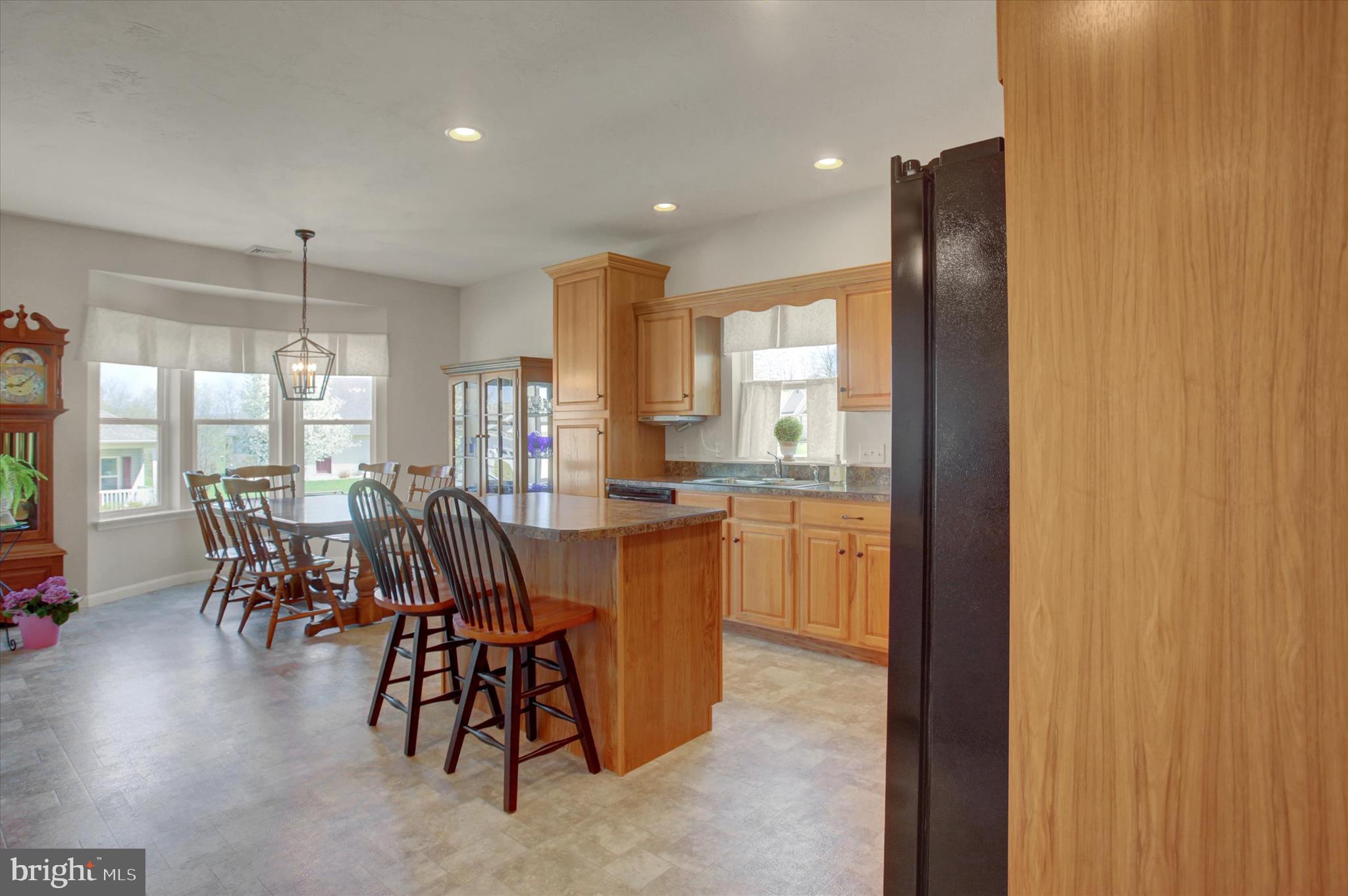 COUNTRY MANOR - Residential