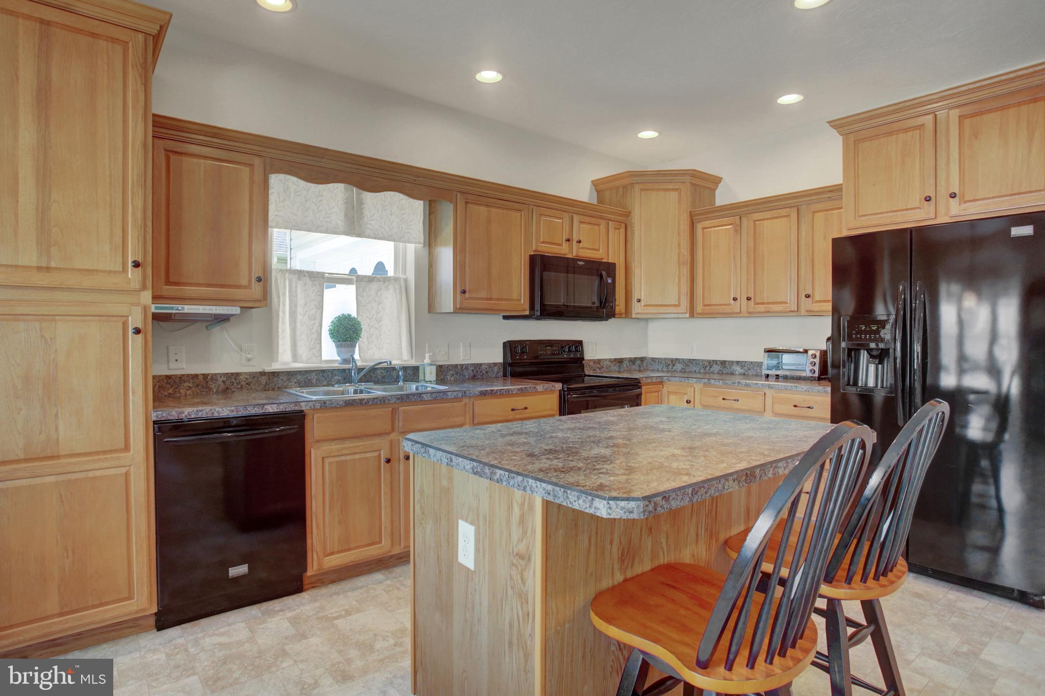 COUNTRY MANOR - Residential