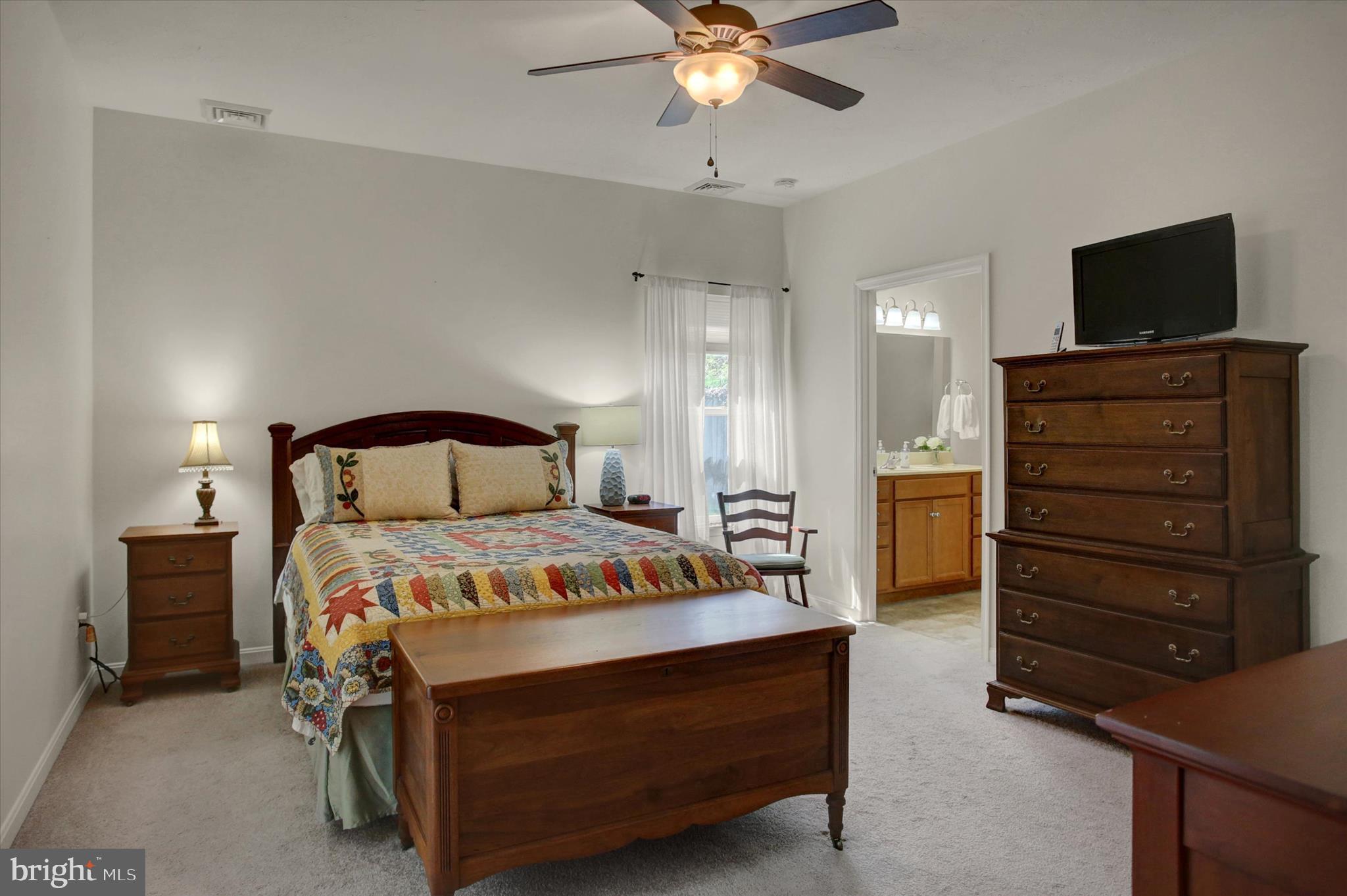 COUNTRY MANOR - Residential