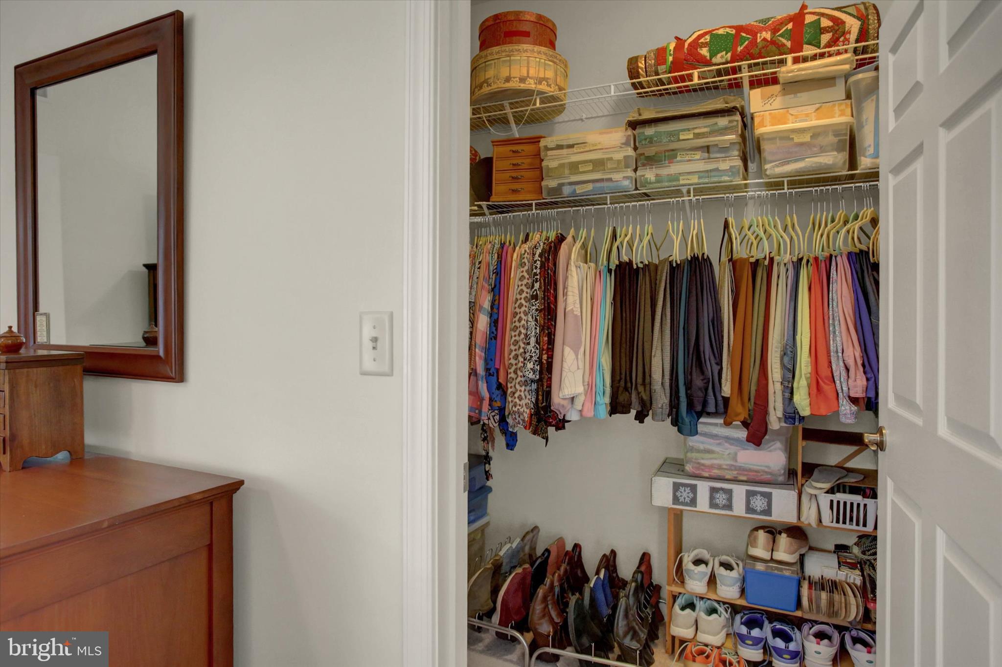 COUNTRY MANOR - Residential