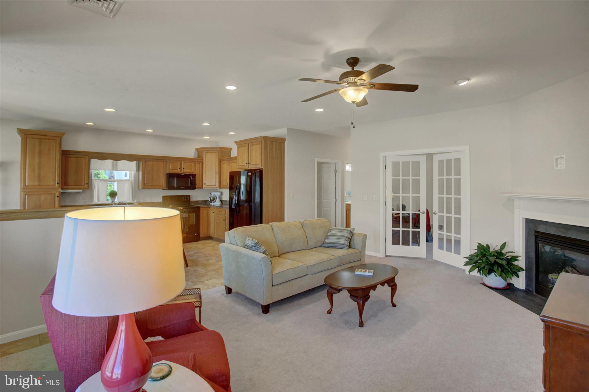 COUNTRY MANOR - Residential