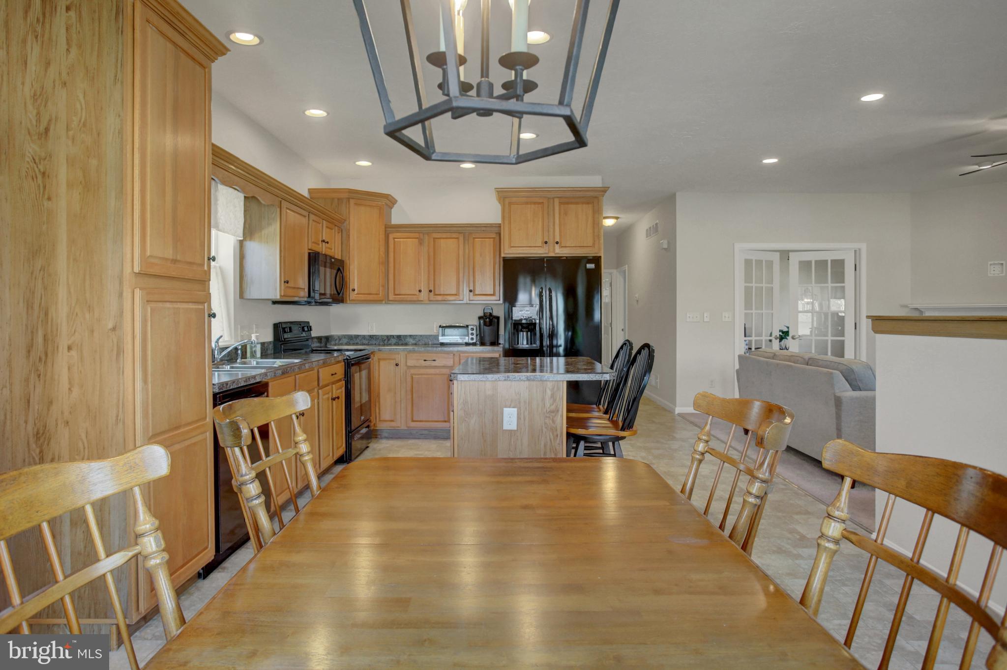 COUNTRY MANOR - Residential