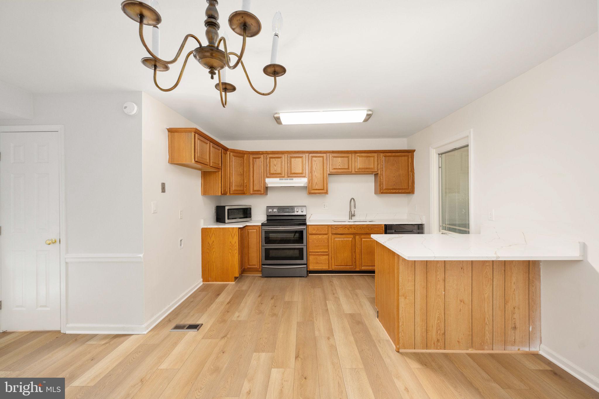 OLDE GREENWICH - Residential