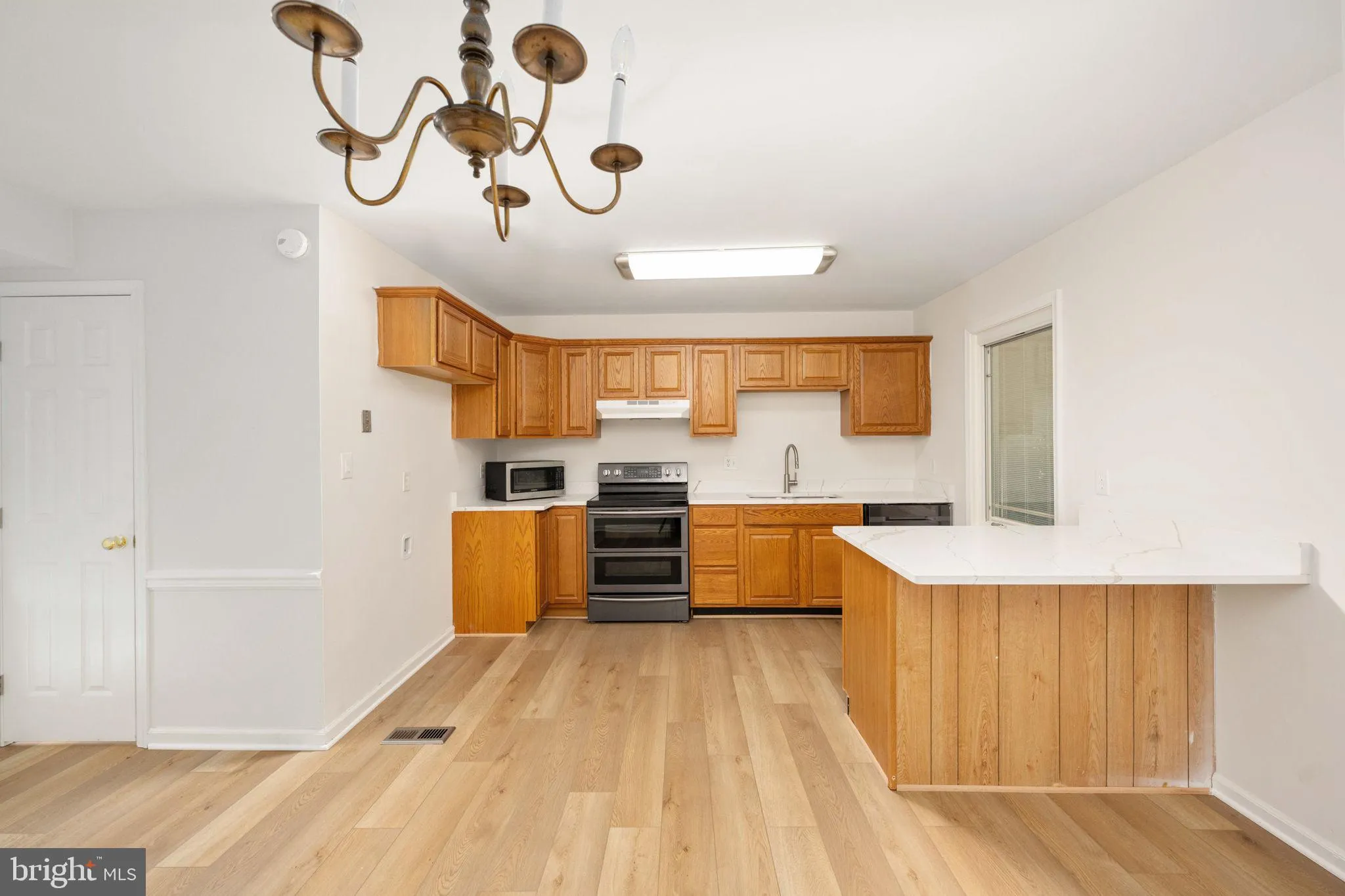 Fredericksburg, Virginia 22408, United States, 3 Bedrooms Bedrooms, ,2 BathroomsBathrooms,Residential,Pending,228456