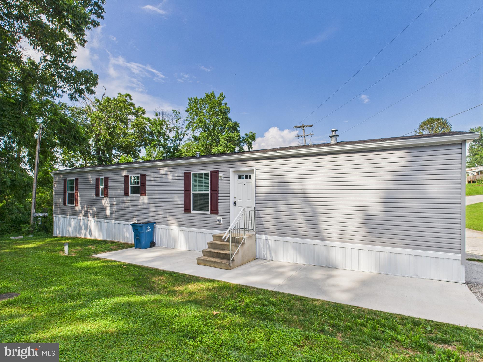 140 RUSTIQUE DRIVE