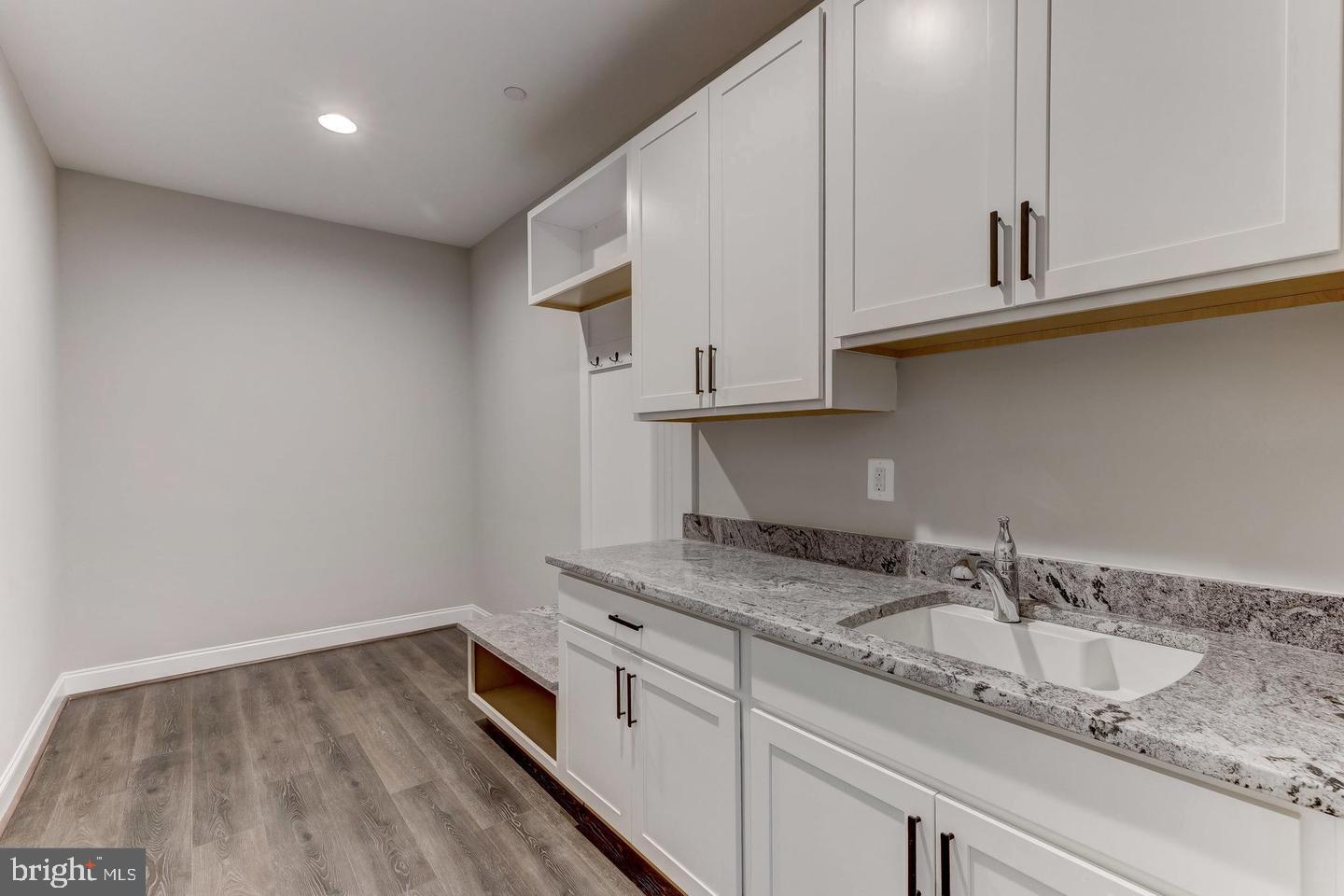 LOCKSLEY - Residential