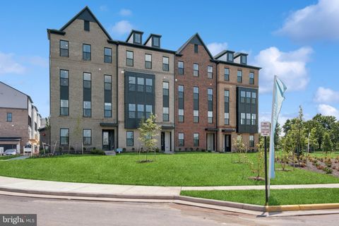 Condo For Sale - 14938 Deco Circle #LOT 70<br/> CHANTILLY, VA 20151