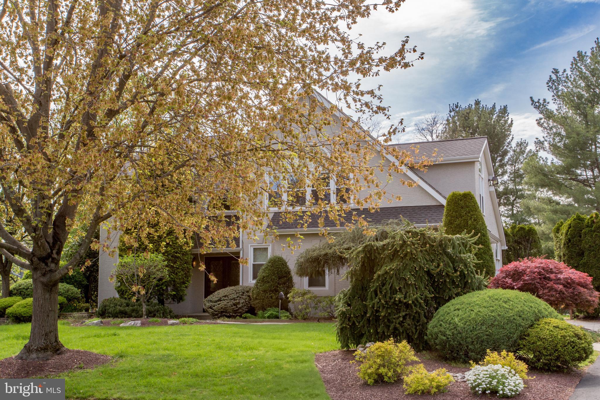 49 TRAILWOOD DRIVE