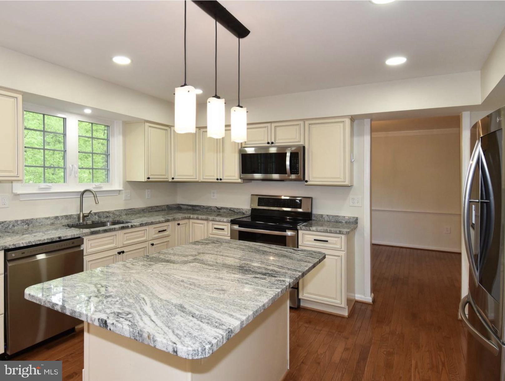 3452 WAINSCOTT PLACE