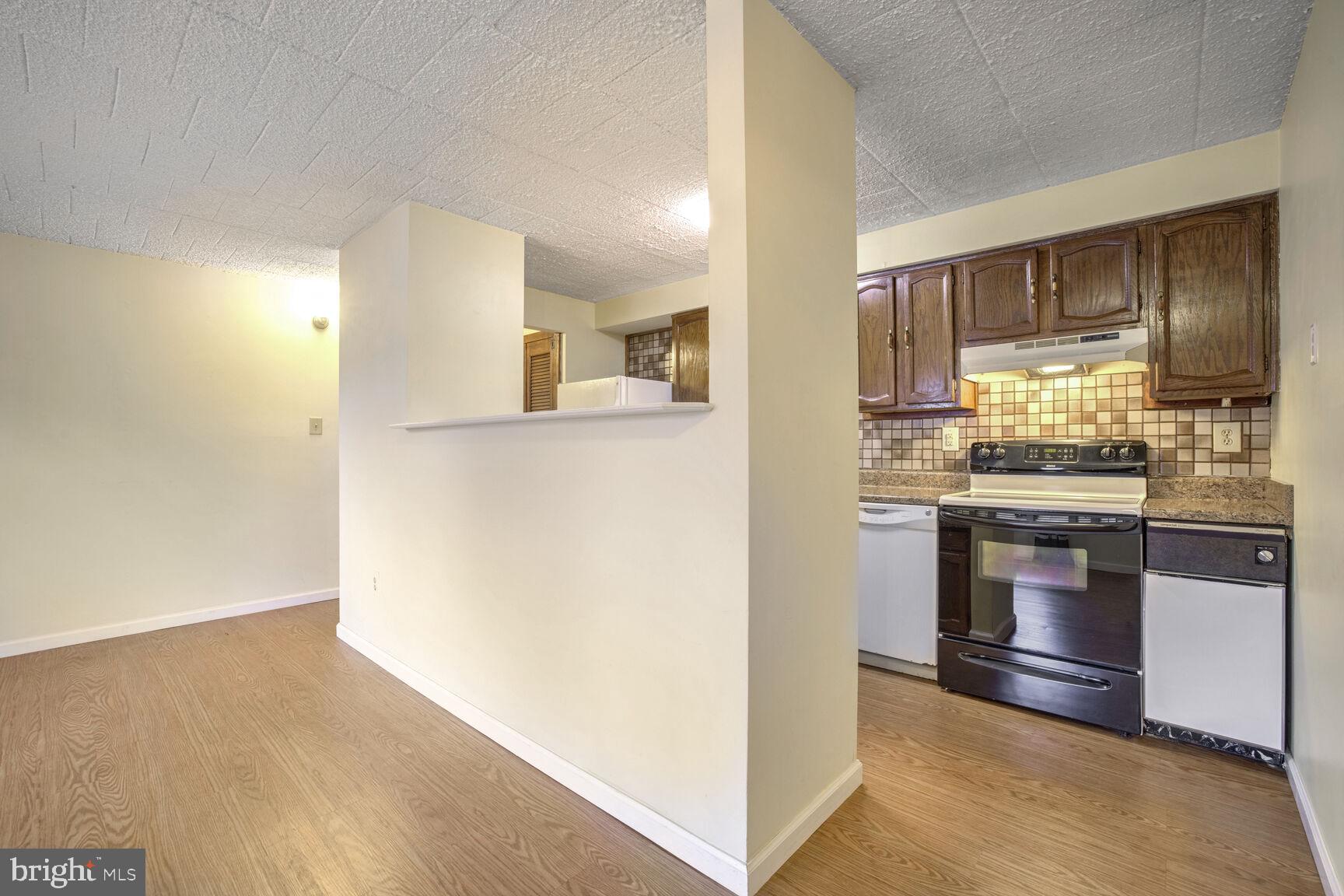 AMBERTOWNE - Residential Lease