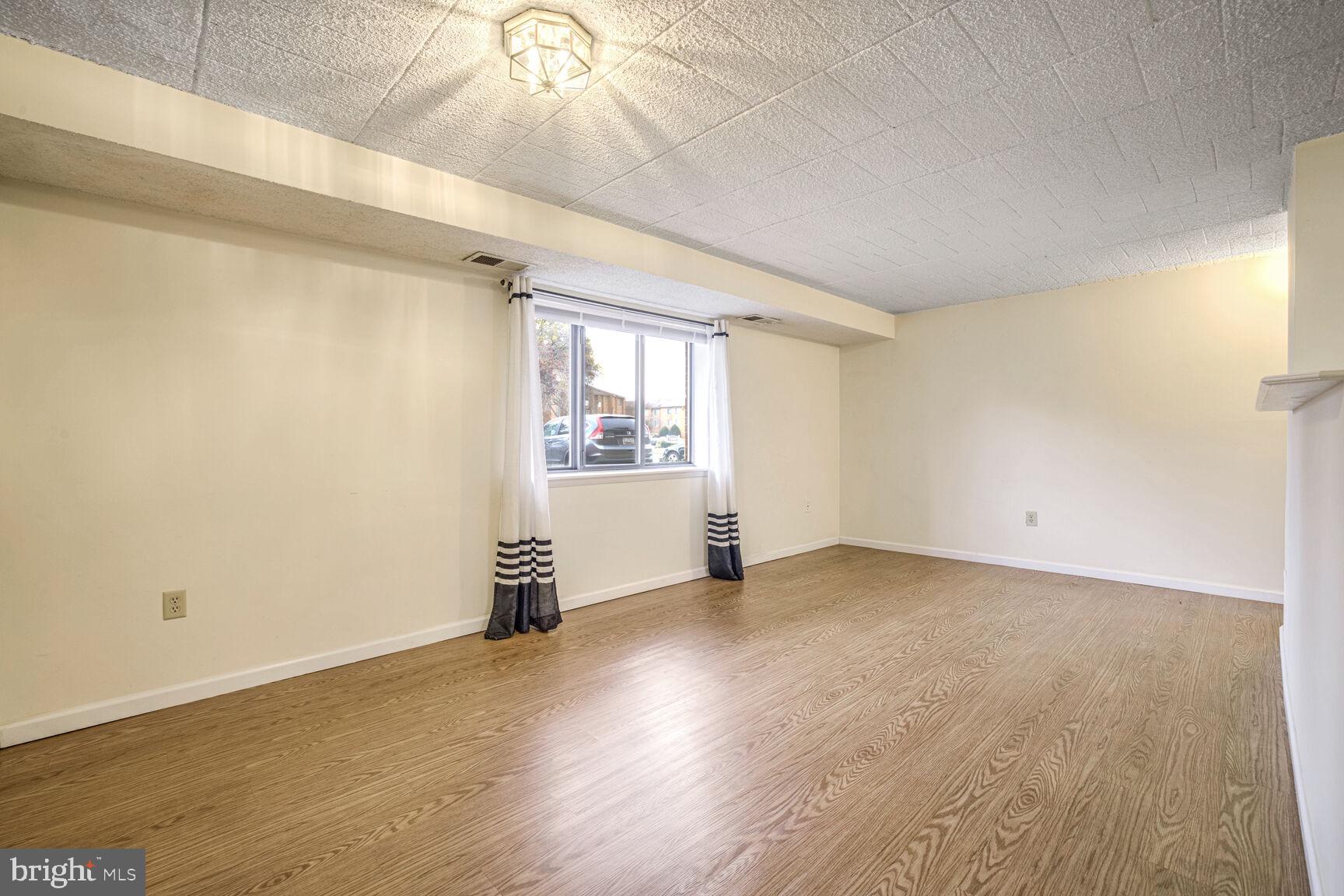 AMBERTOWNE - Residential Lease