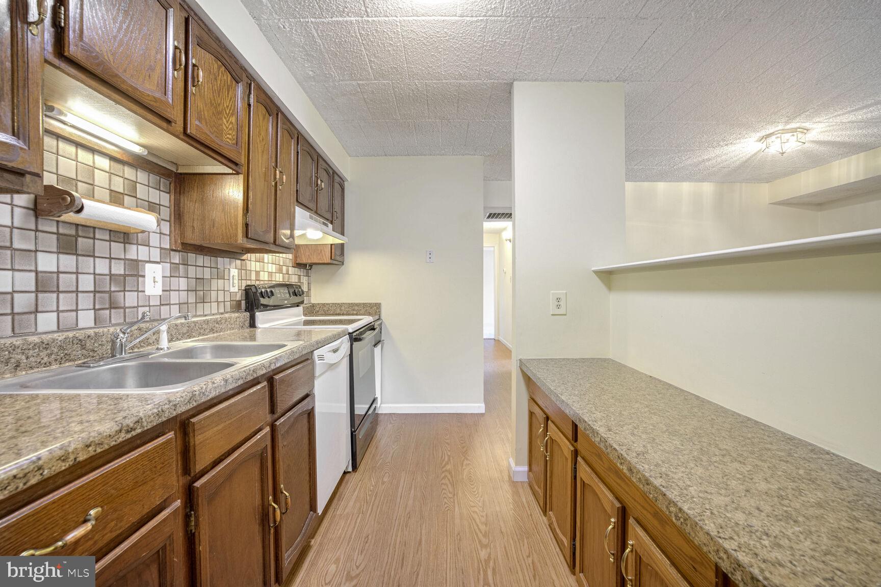 AMBERTOWNE - Residential Lease