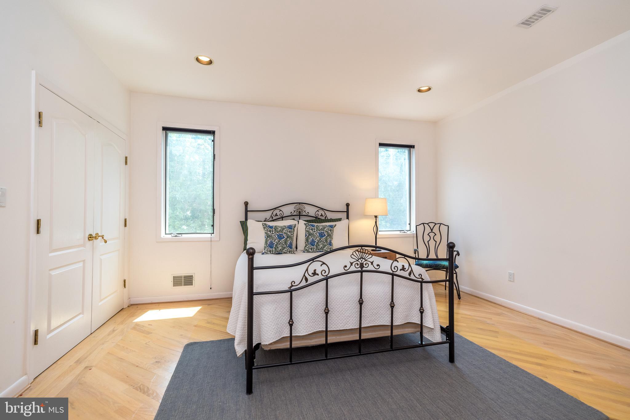 HOLLY HILL - Residential