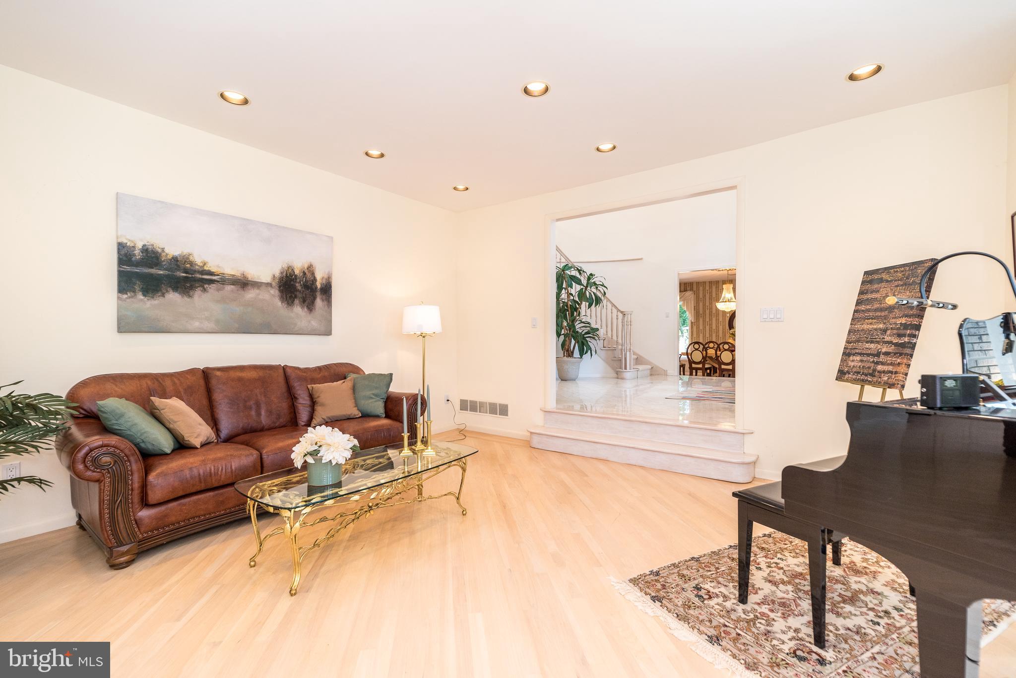 HOLLY HILL - Residential