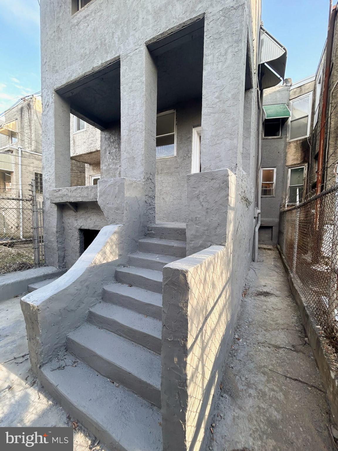 ELMWOOD PARK - Residential