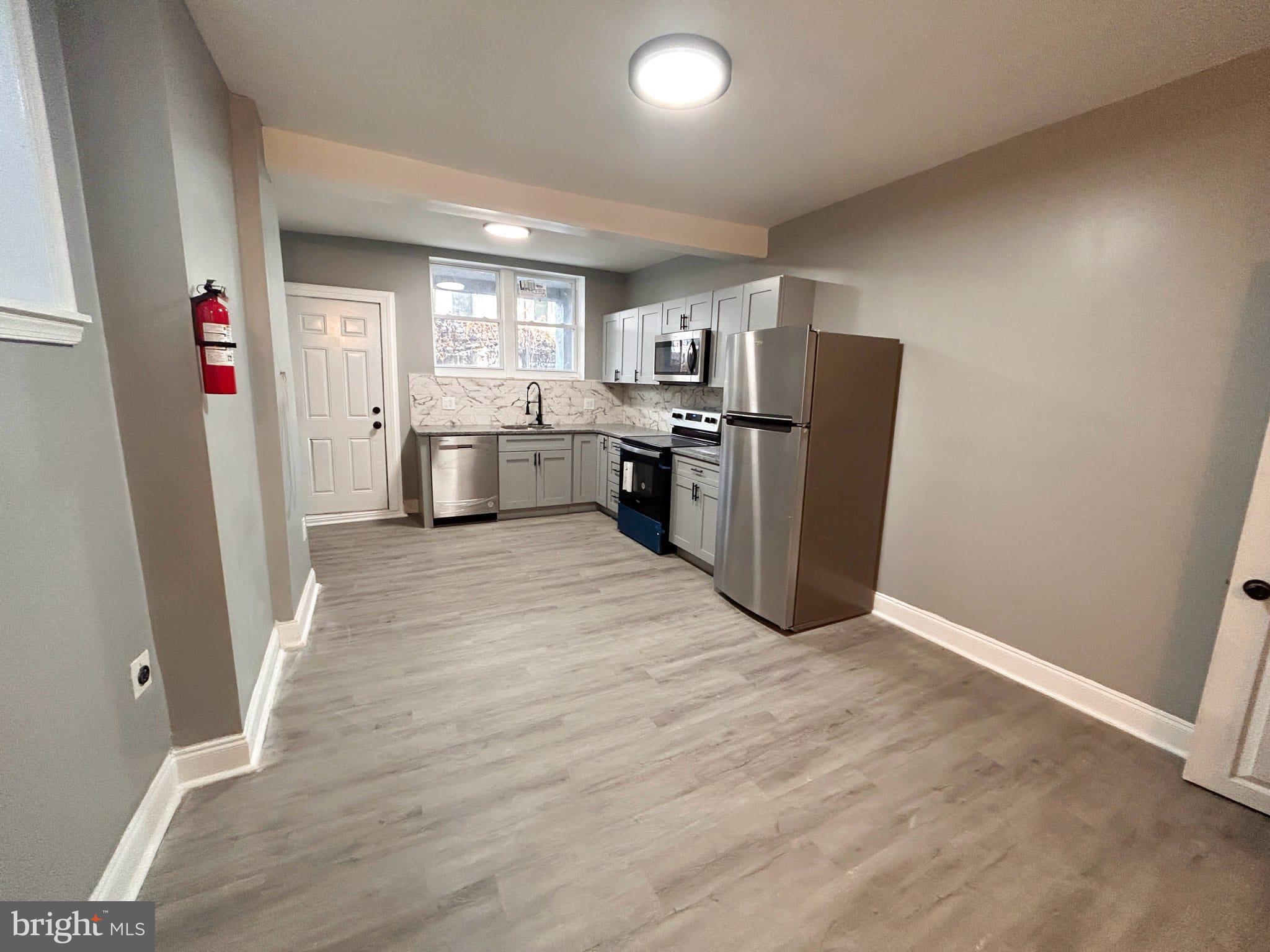 ELMWOOD PARK - Residential