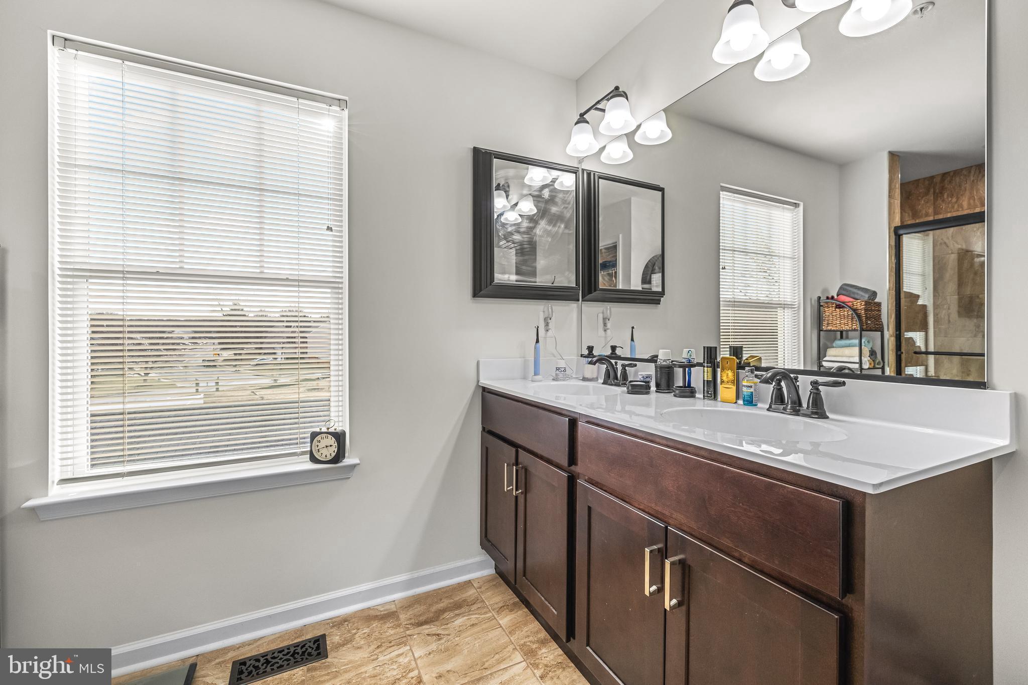 OLIVER BEACH - Residential