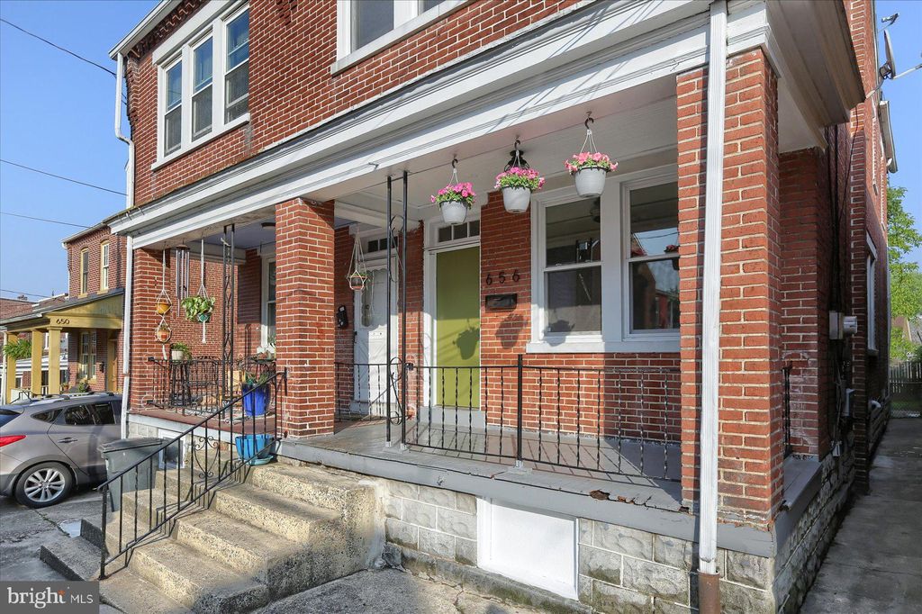Photo of 656 W VINE ST, LANCASTER, PA 17603 (MLS # PALA2034908)
