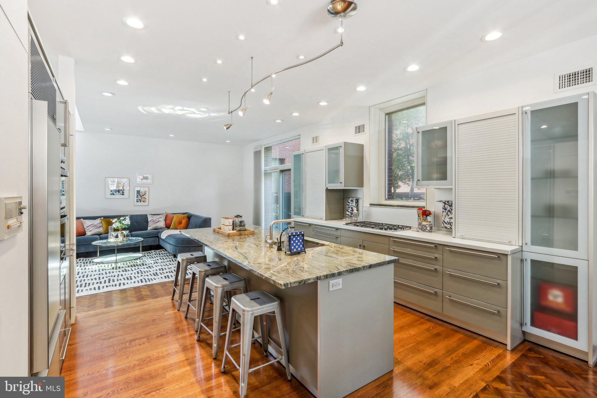 SOCIETY HILL - Residential