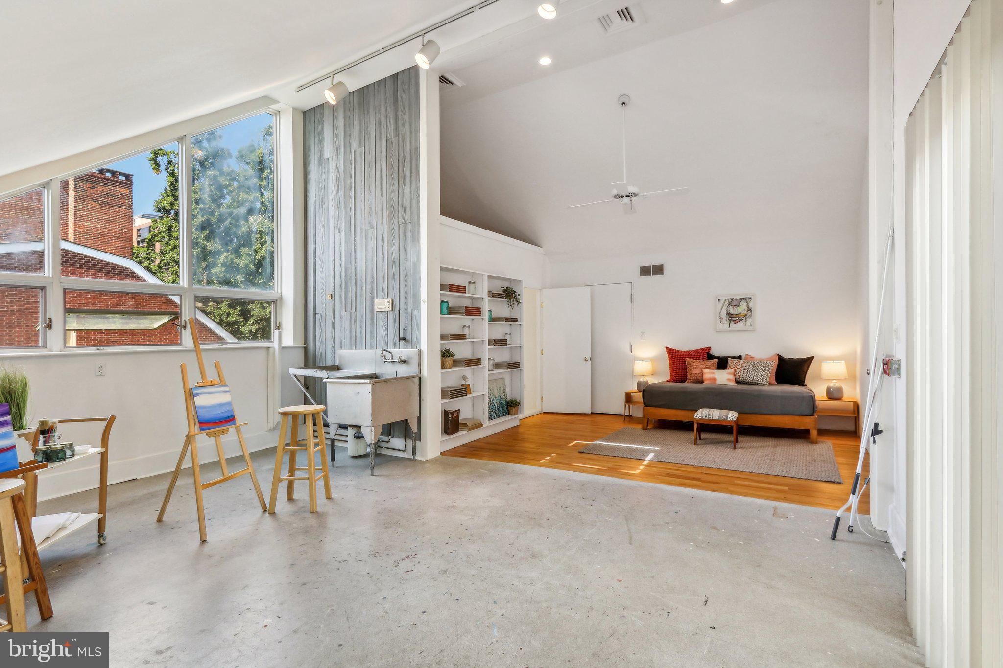 SOCIETY HILL - Residential